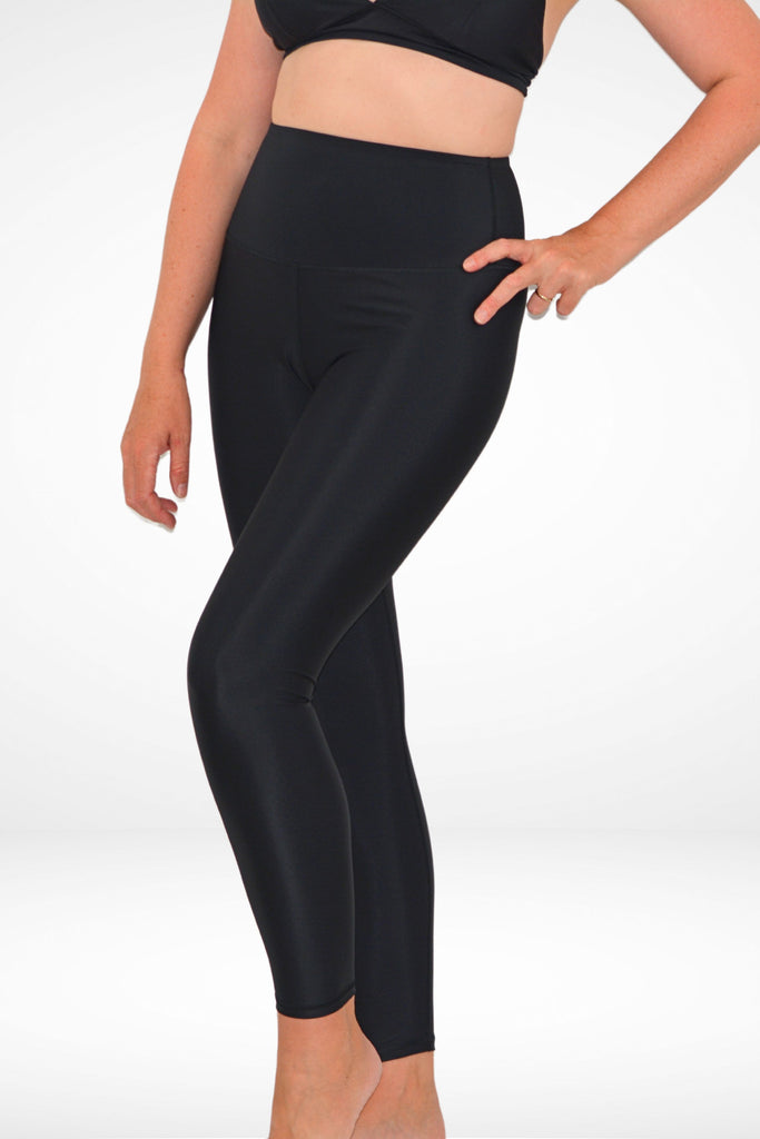 model wearing black full length upf50+ andavi surf swim legging